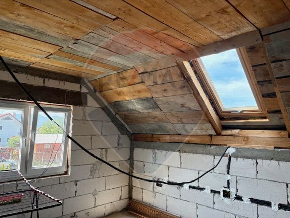 5 room House / Villa for sale