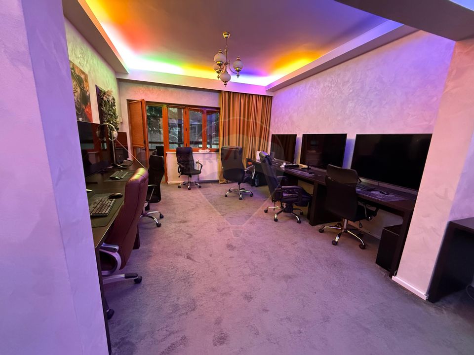 De inchiriat Casă / Vilă 7 camere + curte zona Vatra Luminoasa