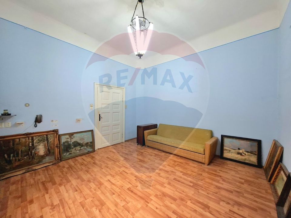 Proprietate centrală Arad,  cotă teren mare, acces auto