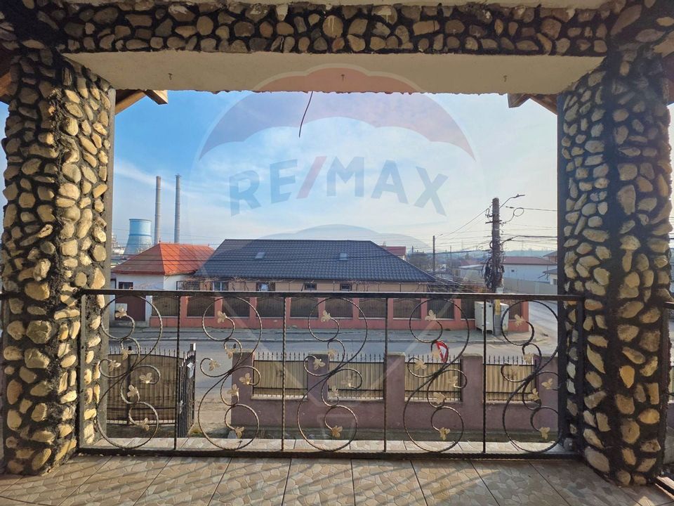 6 room House / Villa for sale, Izvoare area