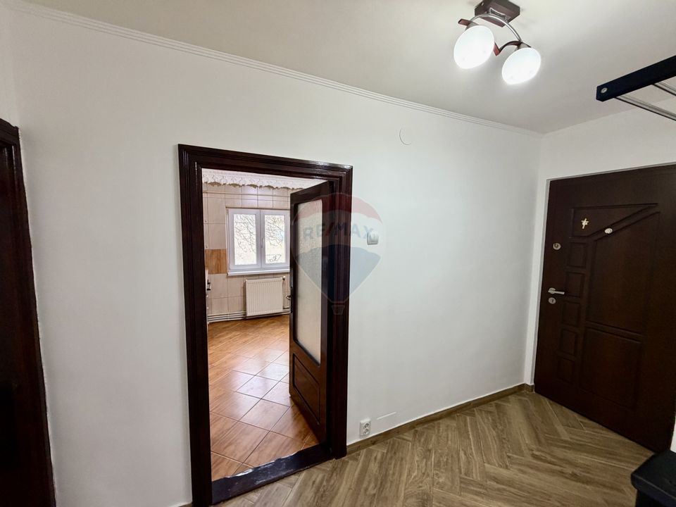 Apartament 3 camere etaj 1
