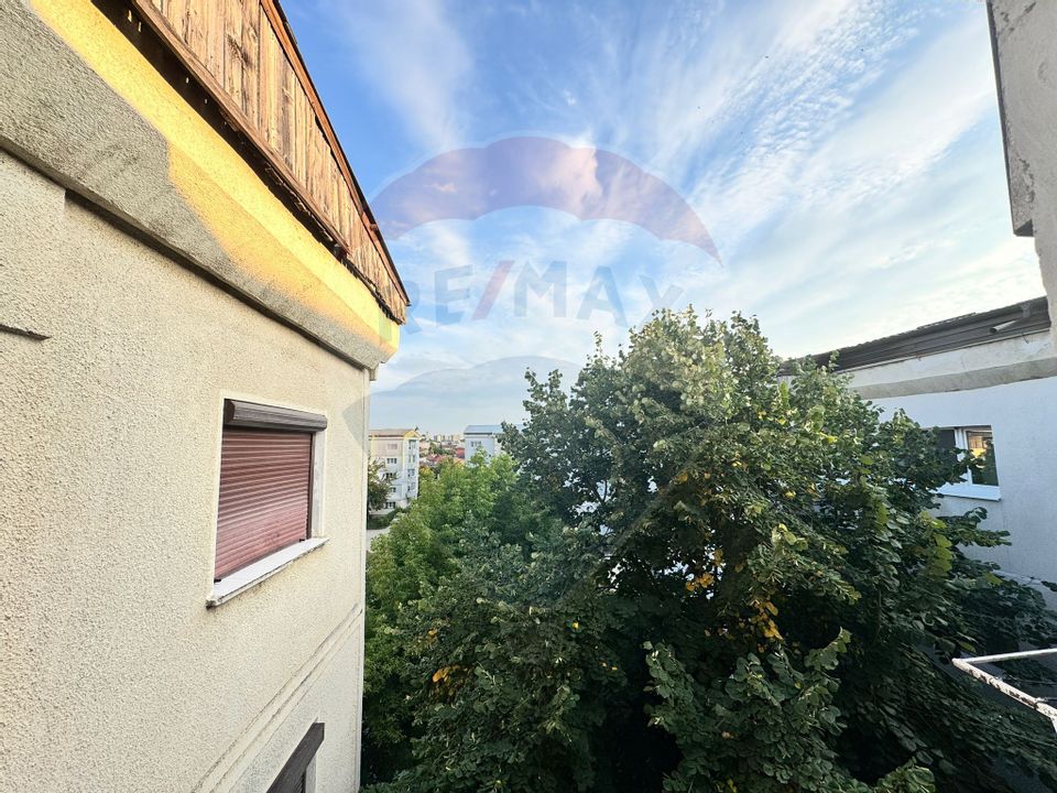 Apartament de vanzare, cu 3 camere decomandat  ZONA NORD