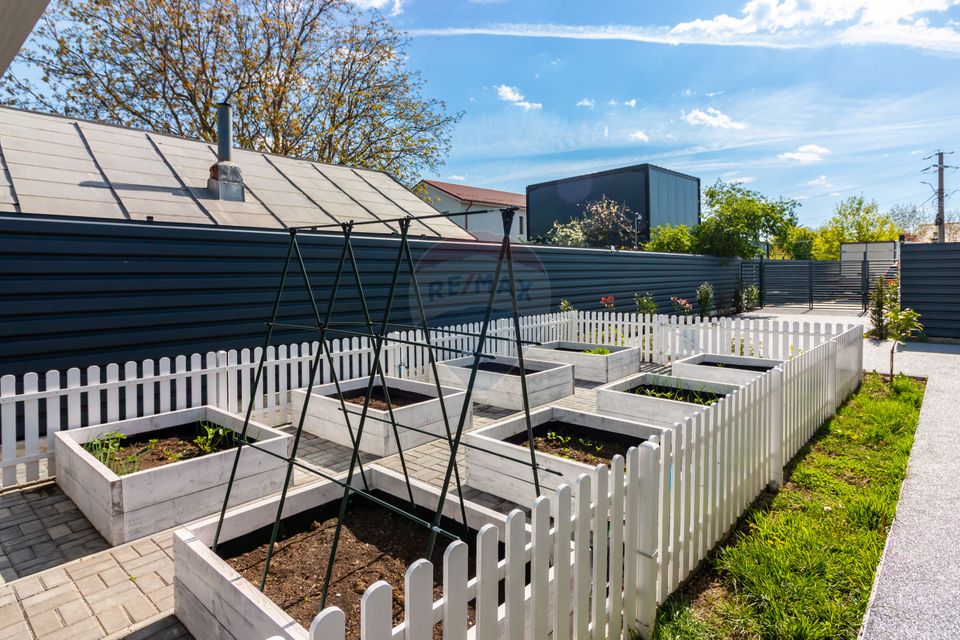 House / Villa For Sale Tunari/Dimieni Single House