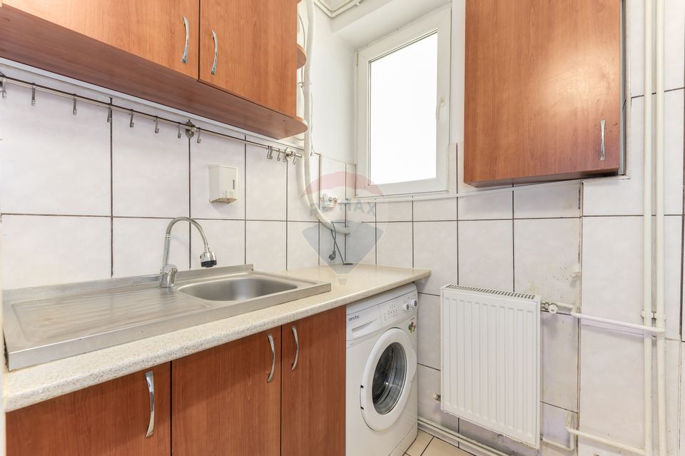 2 camere, zona ultracentrala, partial mobiliat, centrala proprie