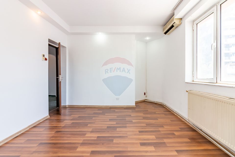 Casă / Vilă în zona Calea Calarasilor, ideal investitie, 6xparcare