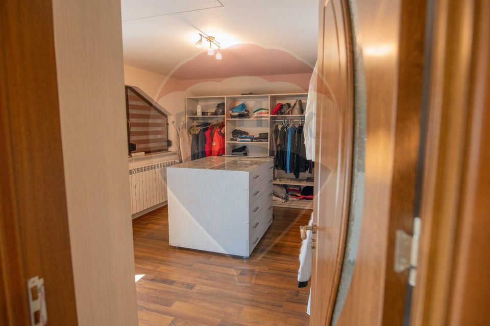 5 room House / Villa for sale