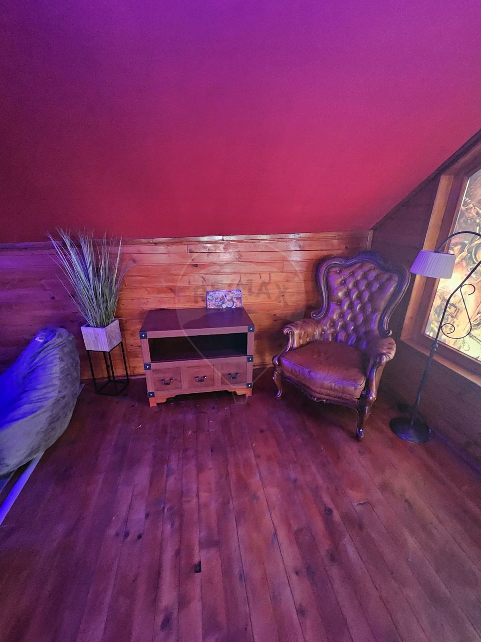 180sq.m Commercial Space for rent