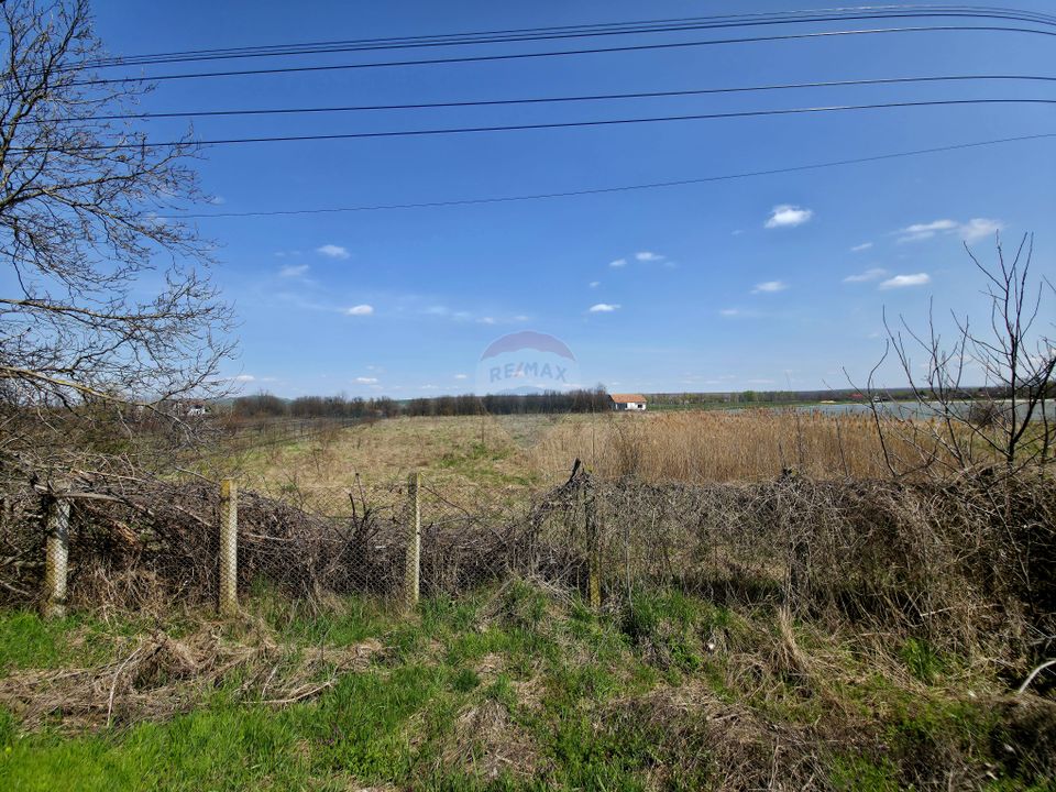 Teren 7,000mp Girov / deschidere 45 metri