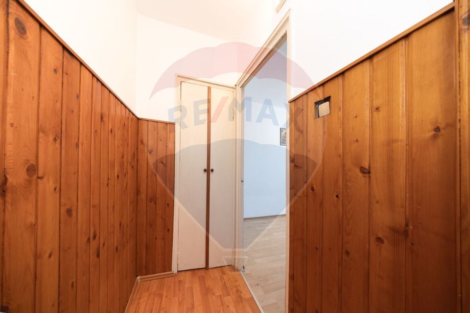 Apartament 2 camere de vanzare Rasnov, Cartierul Florilor, decomandat