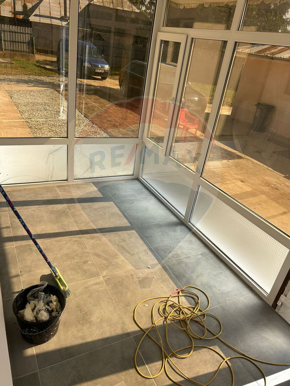 Casă renovată cu 4 camere în Urechești