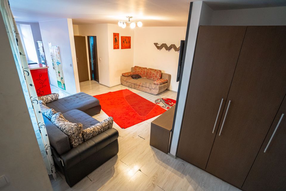 OCAZIE! Apartament cu 4 camere pe două nivele utilat şi mobilat