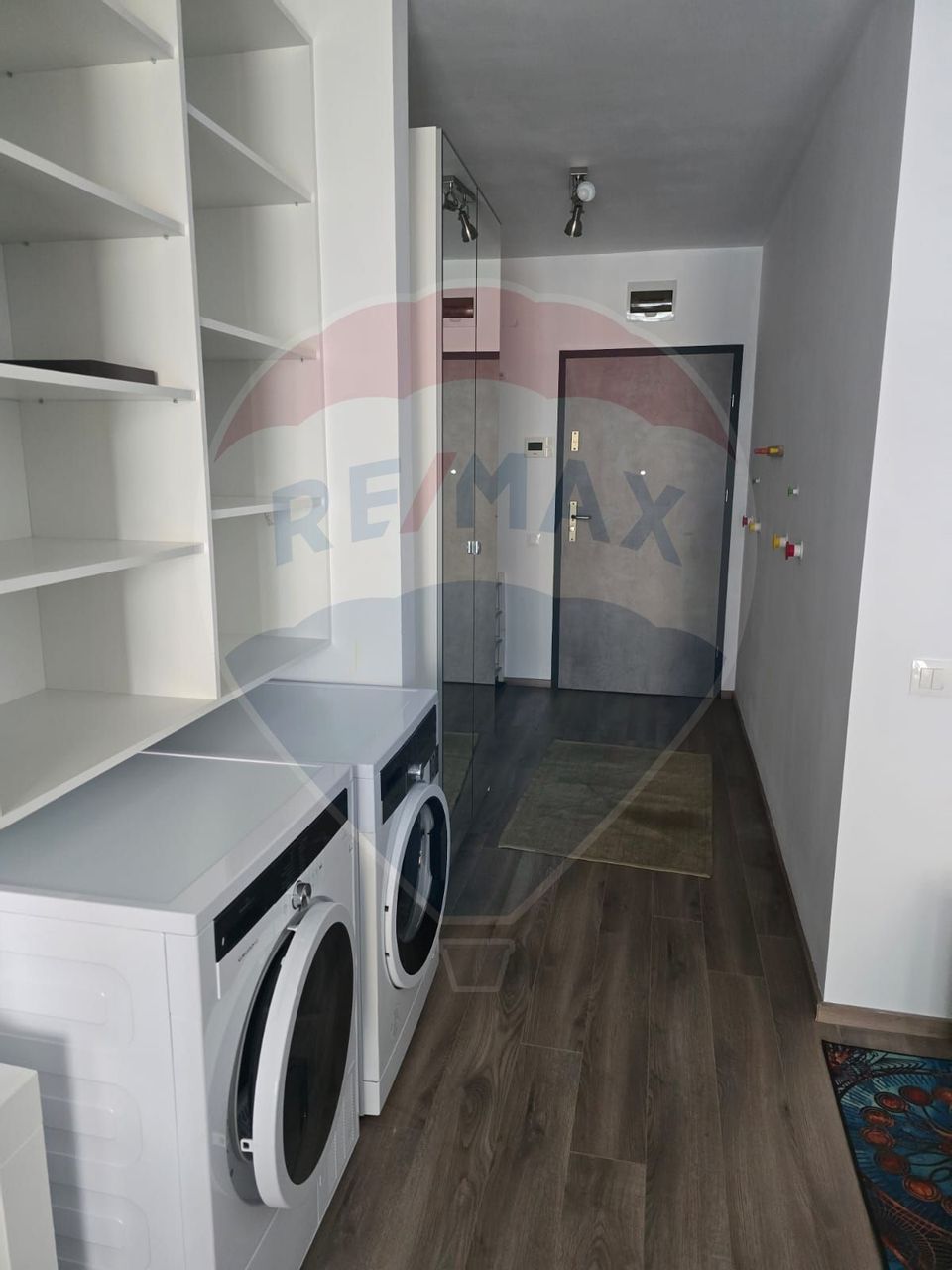 Apartament cu 3 camere de închiriat în zona Buna Ziua
