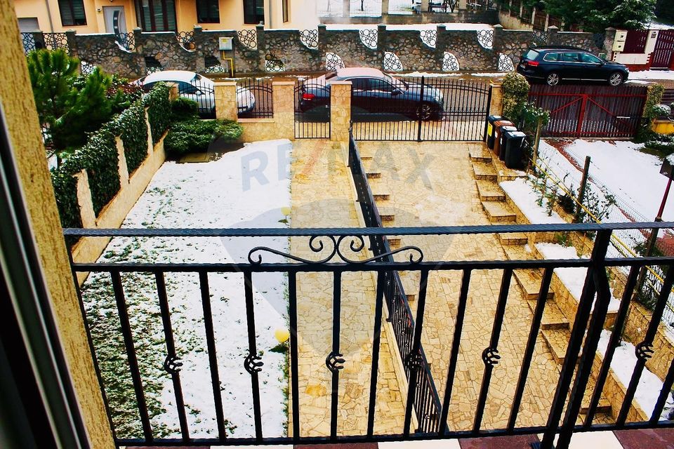 Casă / Vilă cu 6 camere de vânzare în zona Oncea