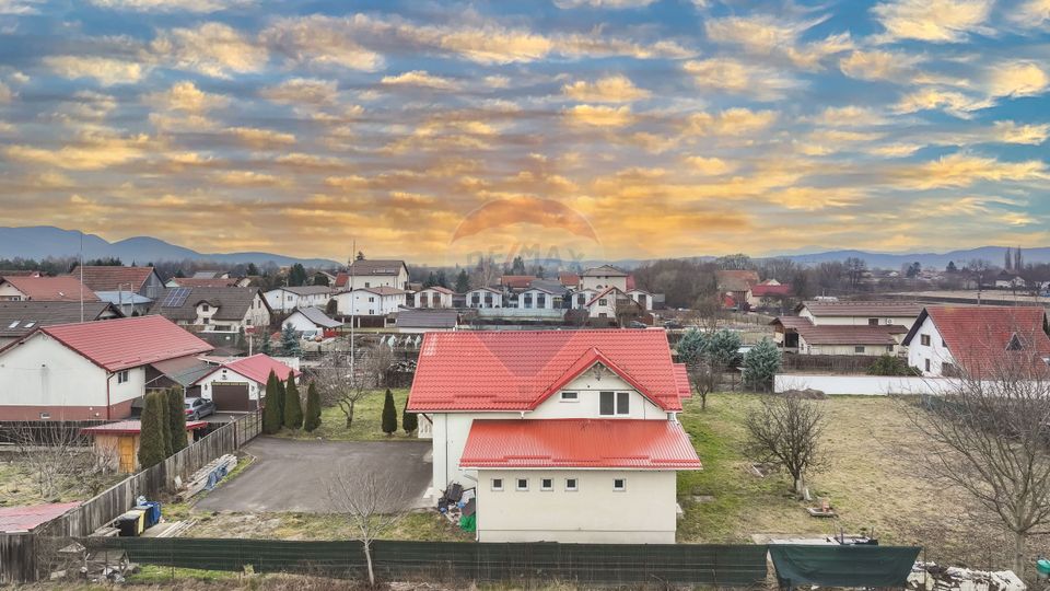 COMISION 0|VILA  STUPINI – 1.400 MP TEREN, 295 MP UTILI