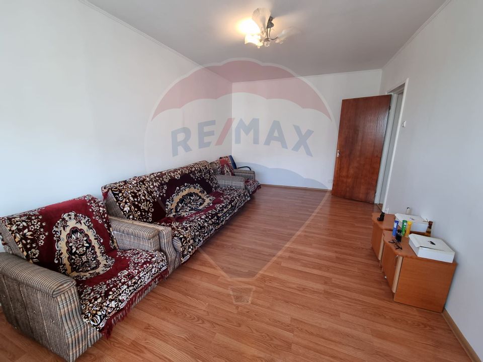 Apartament cu 3 camere de vânzare în zona Pantelimon