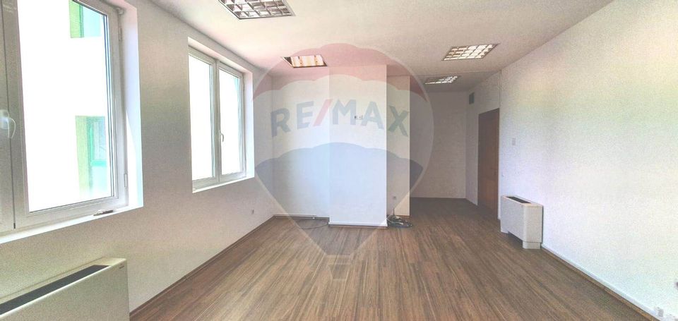 Birou de închiriat în Brașov zona centrală în clădire de birouri