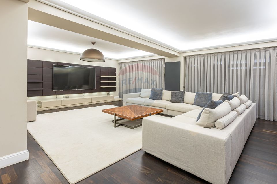 9 room House / Villa for sale, Km 4 area