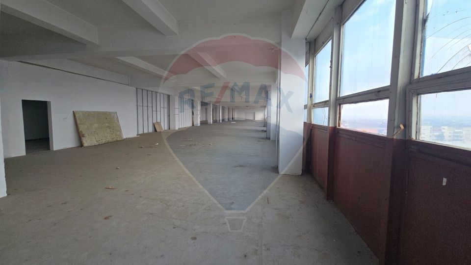 2,428sq.m Commercial Space for rent, Nord-Est area