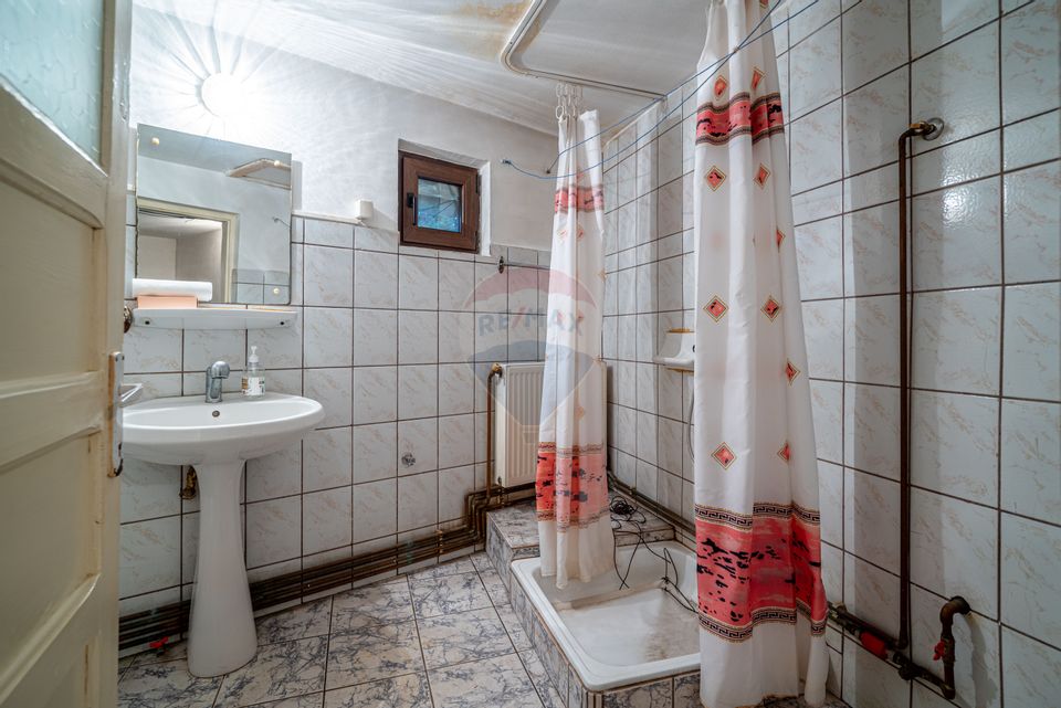 Casa ultracentrală cu 2 camere de vanzare in Ploiesti