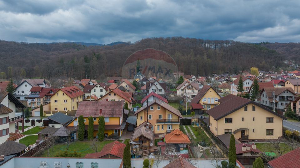 Vilă cu 6 camere de vânzare în zona Primaverii, Râșnov - Comision 0