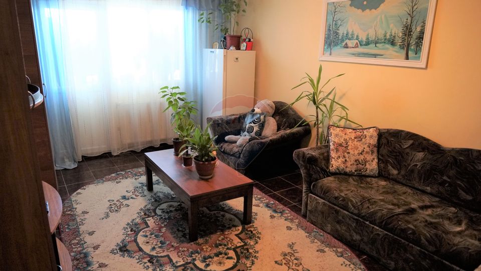 Apartament de VÂNZARE / SCHIMB | 3 camere | Decomandat | Zona Mioriței