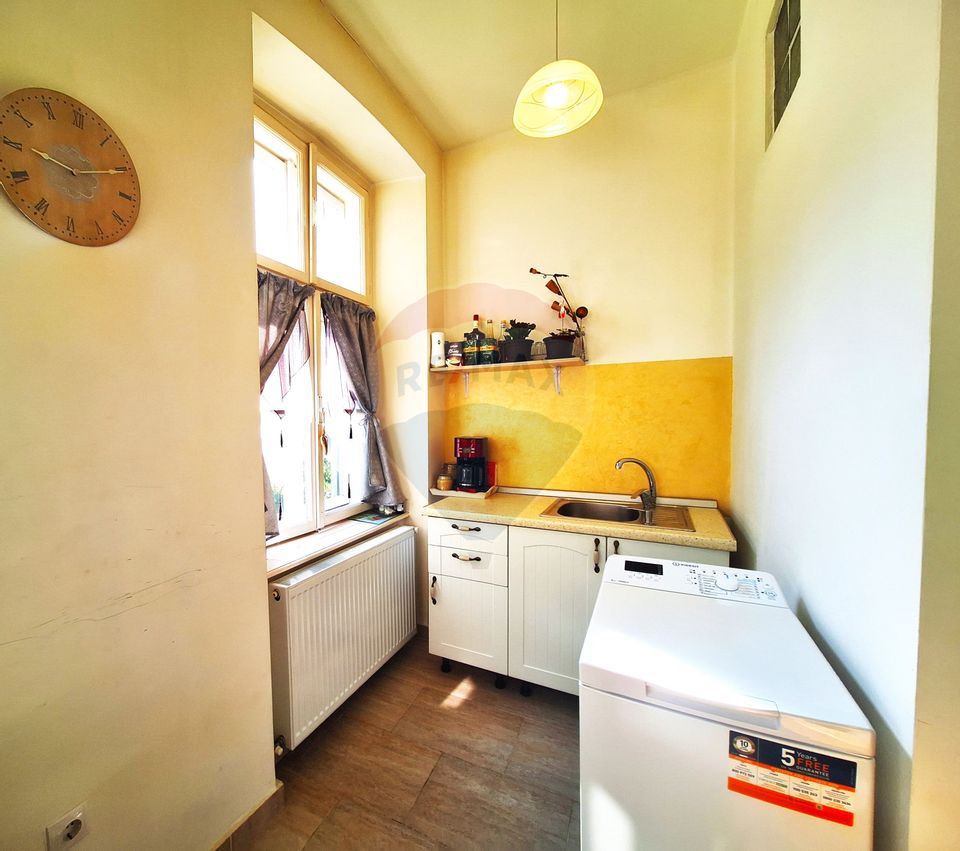 Apartament spatios si renovat in parcul din Piata Schiler