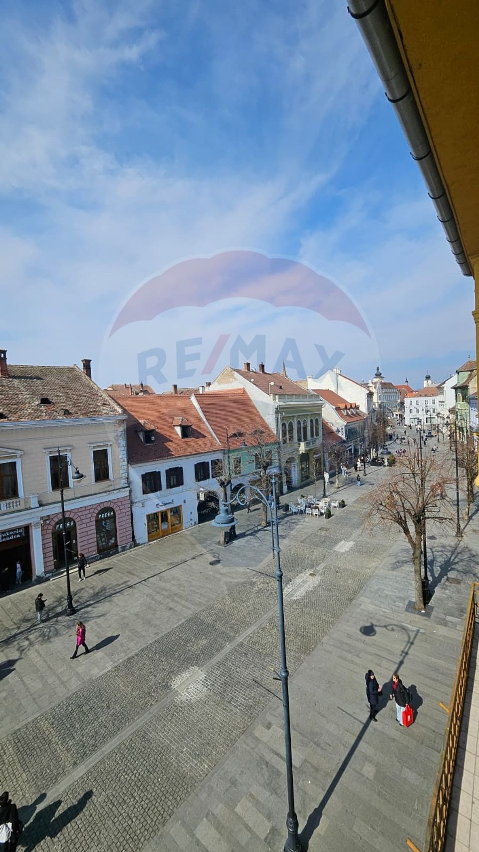 120sq.m Commercial Space for rent, Ultracentral area