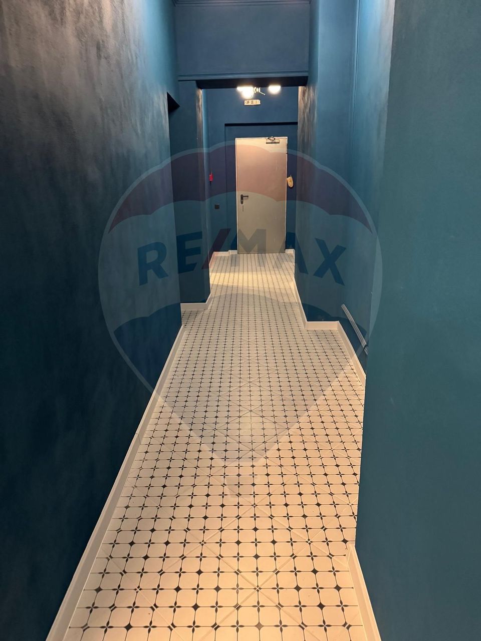 100sq.m Commercial Space for rent, Lipscani area