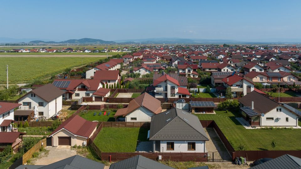 Refugiul tău de lângă Brașov – Casă P+M în cartierul Izvor, Tralungeni