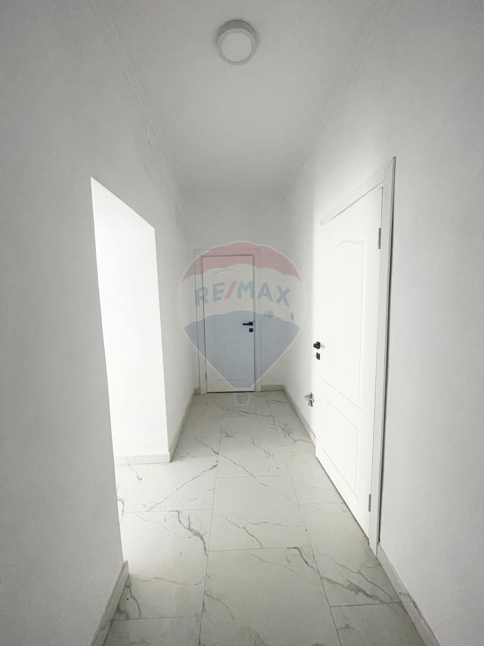 30sq.m Office Space for rent, Podgoria area