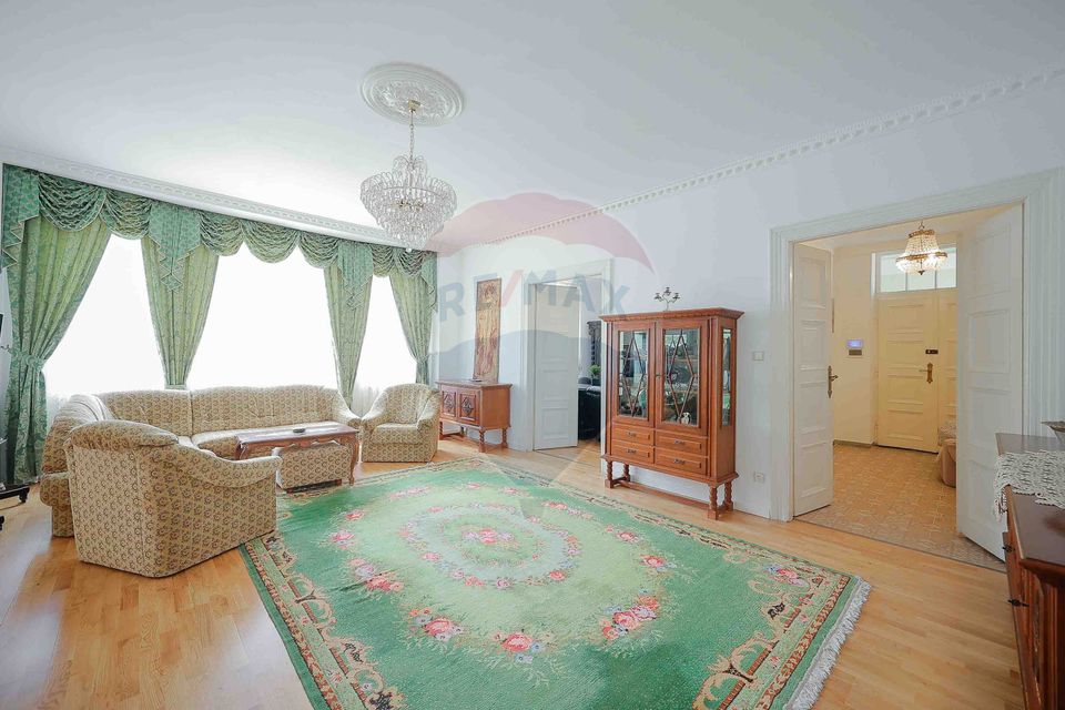 Casă cu 4 camere de închiriat în zona Ultracentrală