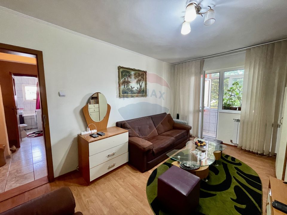 Apartament cu 3 camere de vânzare în zona Sud