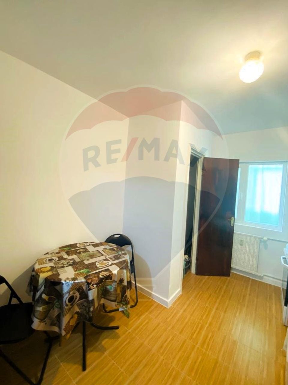 Apartament cu 3 camere la Piata Berceni