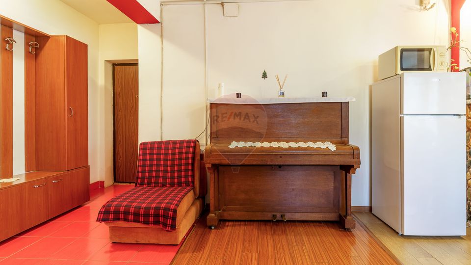 Apartament de vanzare, 2 camere, Str. Florilor Nr.186, Floresti