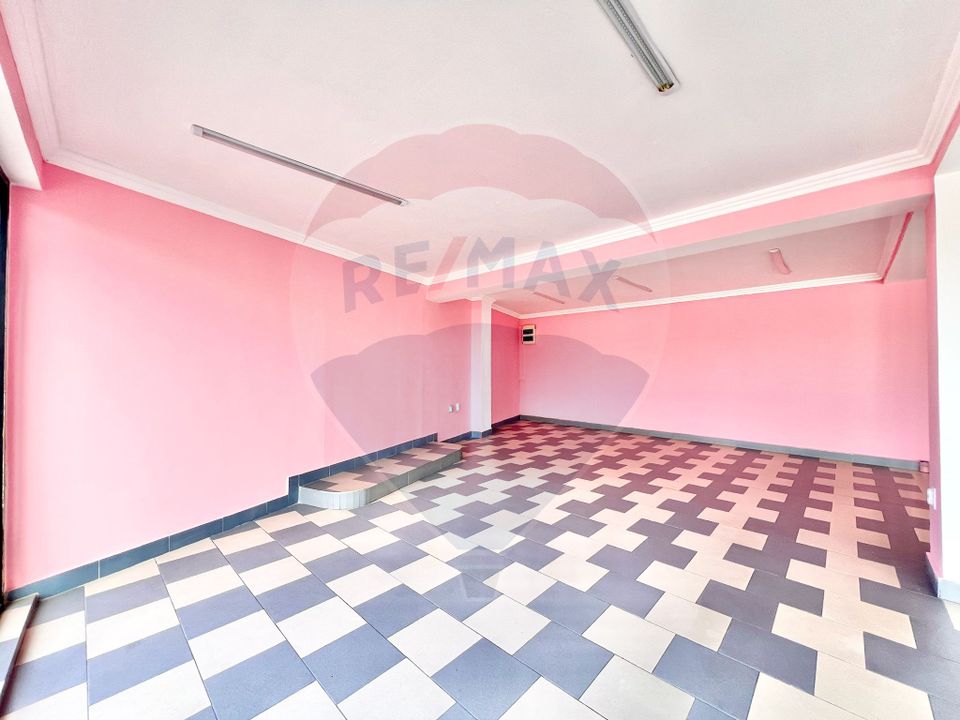 175sq.m Commercial Space for rent, Decebal area