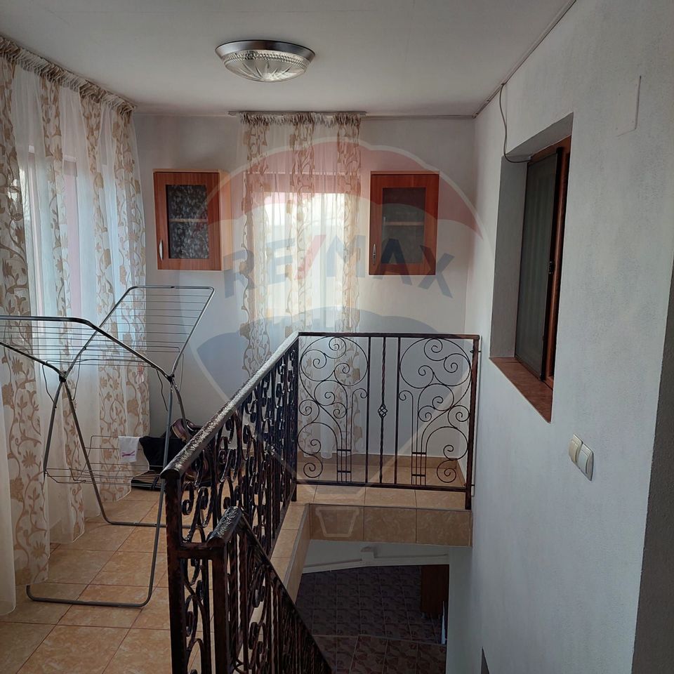 9 room House / Villa for sale