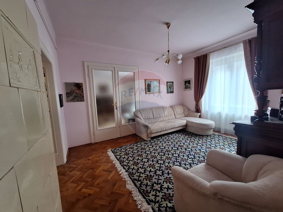 Apartament cu 4 camere de închiriat în zona Ultracentral