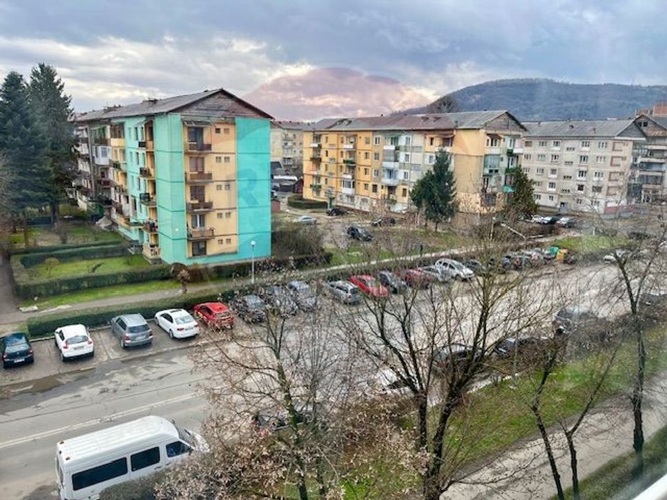 Apartament cu 2 camere de vânzare în zona Est
