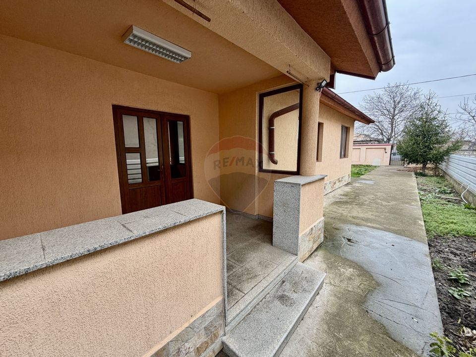 4 room House / Villa for sale