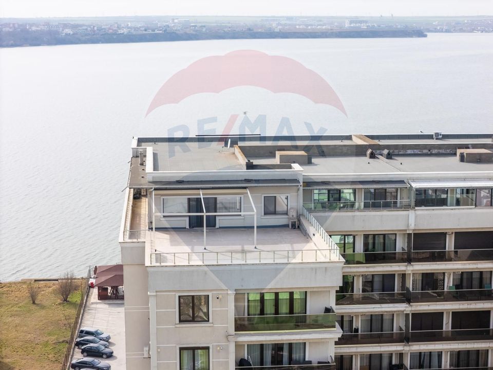 Penthouse de vanzare in Mamaia vedere frontala lac si marea Neagra