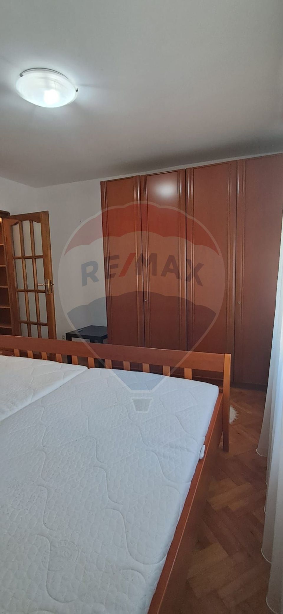 Inchiriere apartament 2 camere chiar lângă parc