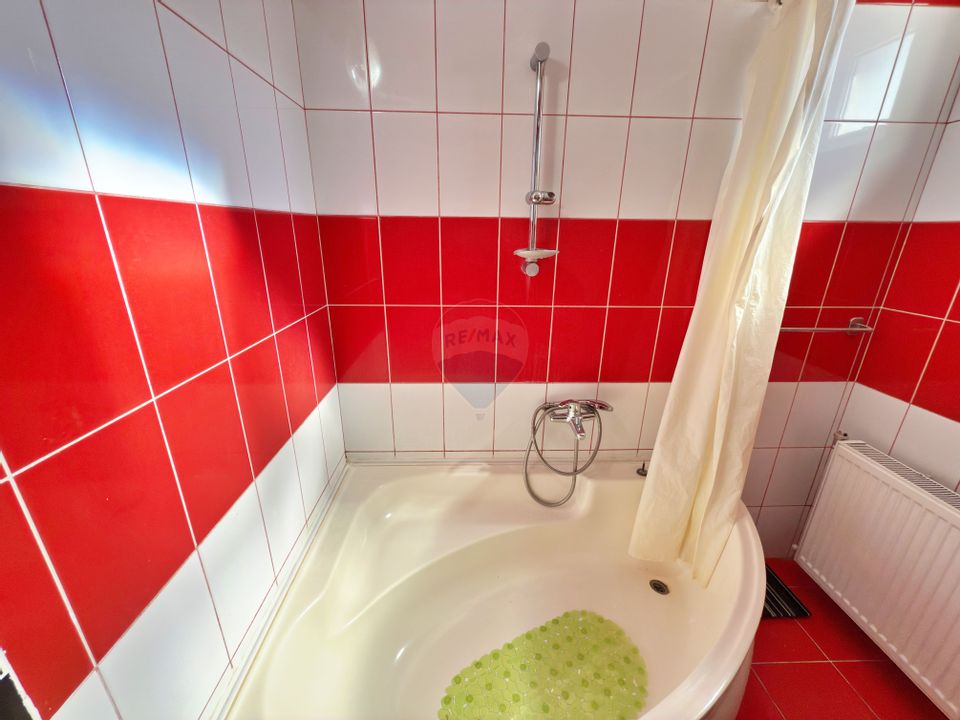 Apartament cu 3 camere de vânzare în zona ultracentrală a Aradului