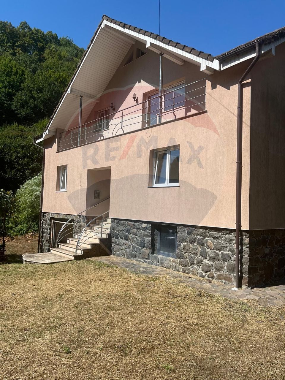 5 room House / Villa for sale