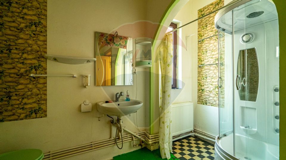 VILA! Investitie - pretabil pensiune SINAIA- zona apreciata turistic!