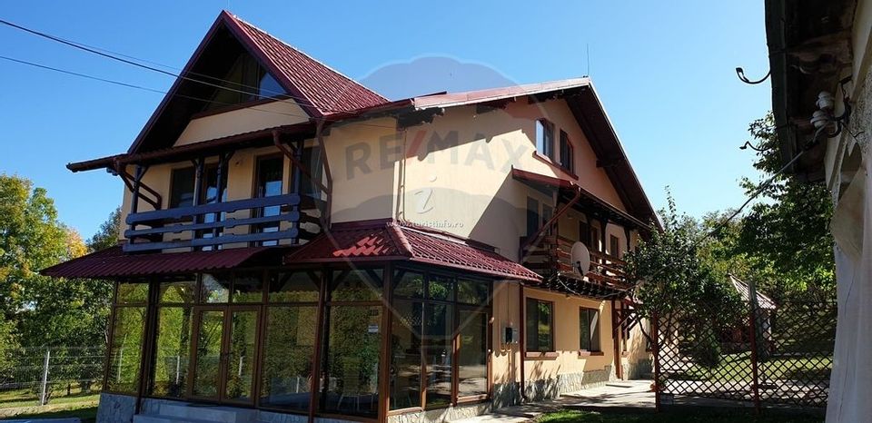 Vila/Casa de vacanta la munte (D+P+E+M) - Prahova - Provita de sus!