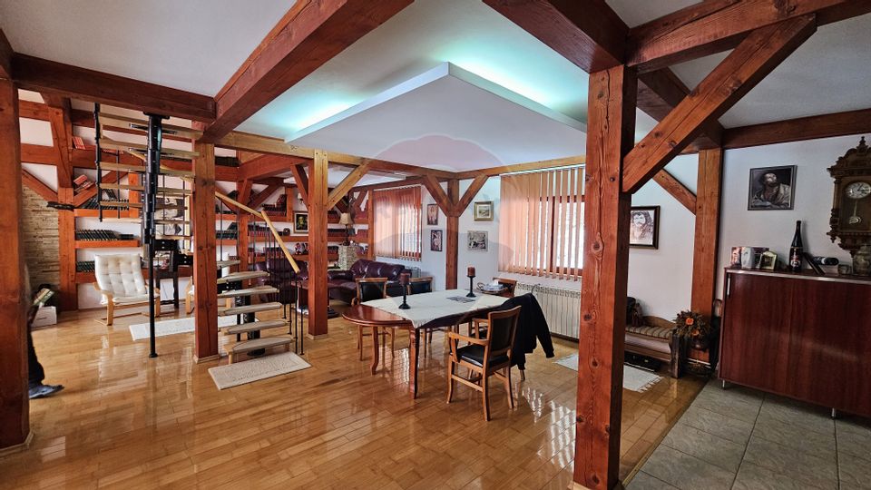 Vilă de lux cu 4 camere de vânzare în Câmpulung Moldovenesc, Suceava