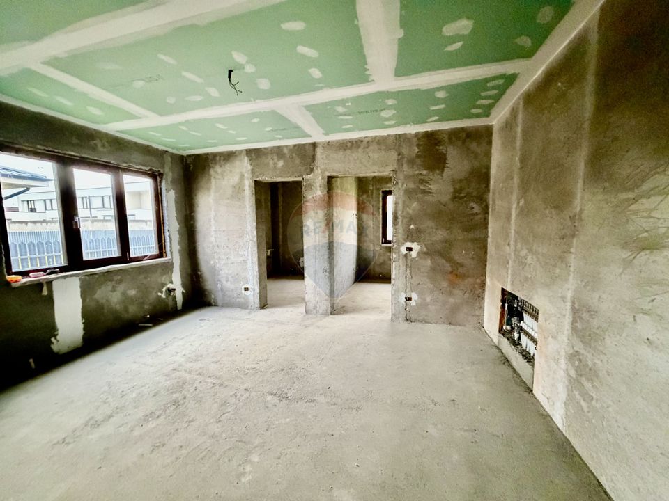 Casă / Vilă Caisului 90% gata