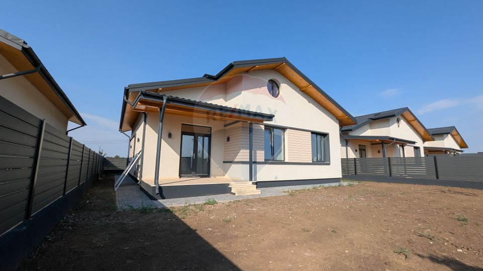 4 room House / Villa for sale