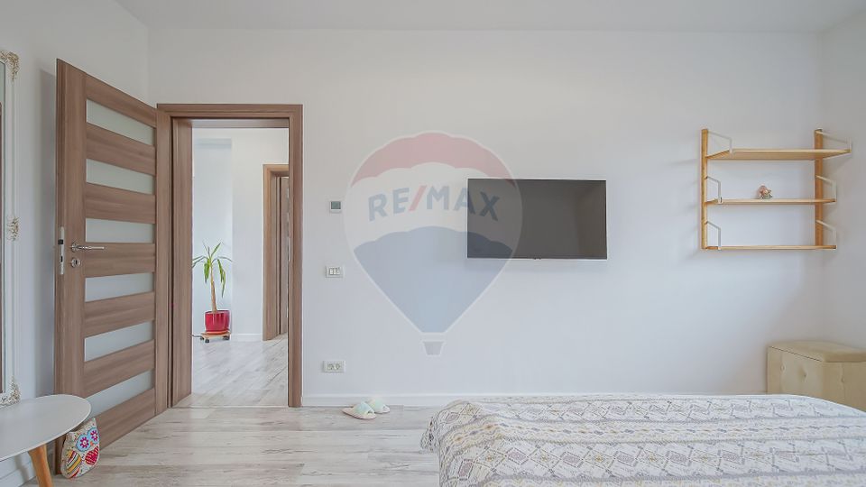 Casă premium cu 270 mp utili, 7 camere ,curte generoasă în Bartolomeu