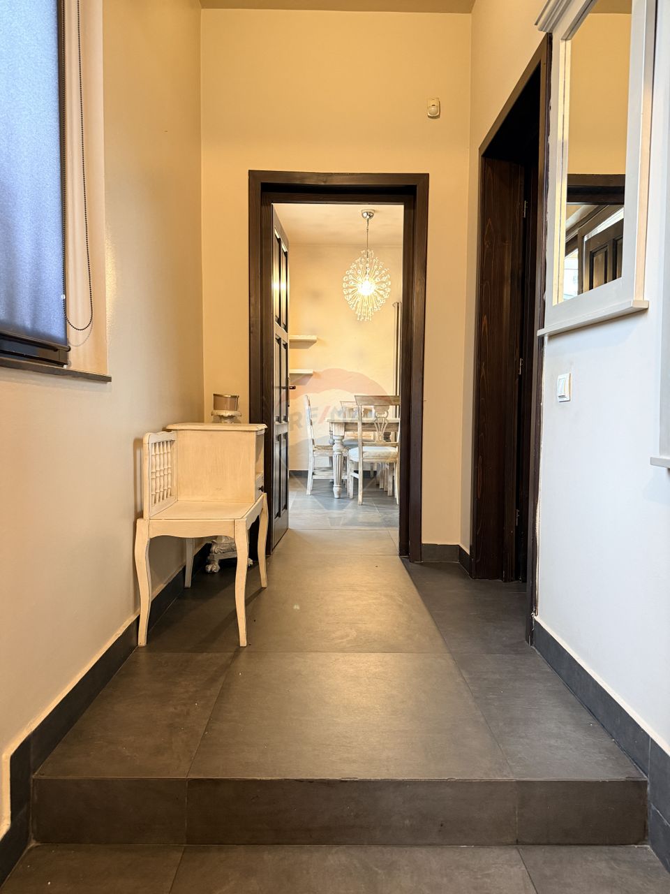 Casă / Vilă cu 4 camere de închiriat în zona Gruia